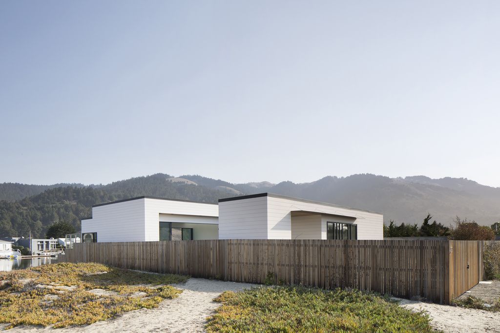 Dune House an ideal retreat by Cass Calder Smith Architecture Interiors 4