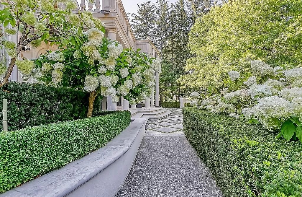 The Classic European Chateau in Ontario is a true timeless masterpiece now available for sale. This home is located at 291 Balsam Dr, Oakville, ON L6J 3X7, Canada