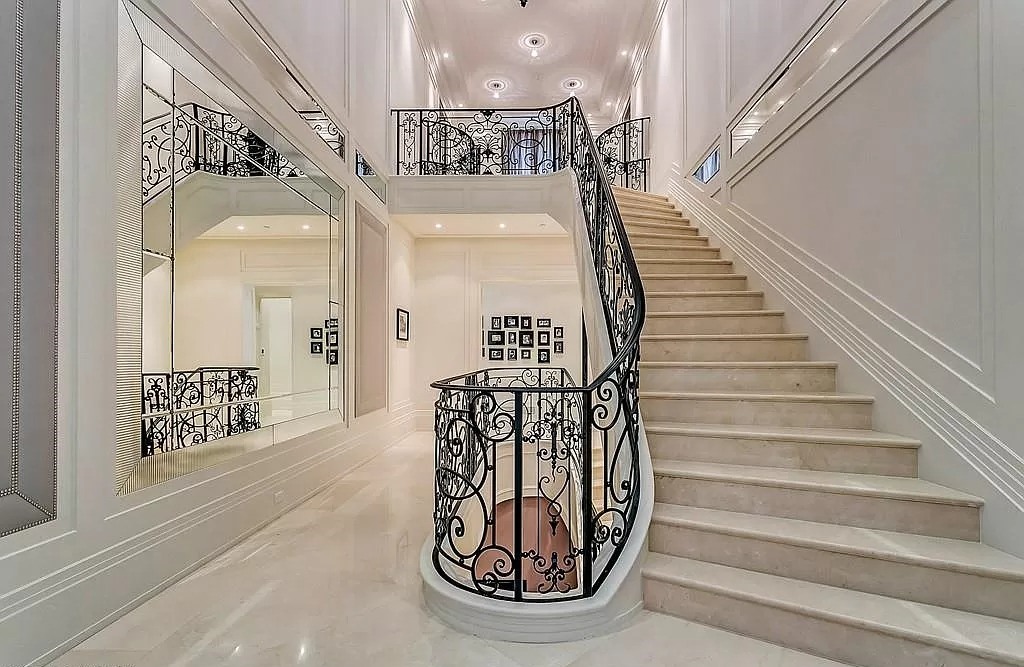 The Classic European Chateau in Ontario is a true timeless masterpiece now available for sale. This home is located at 291 Balsam Dr, Oakville, ON L6J 3X7, Canada
