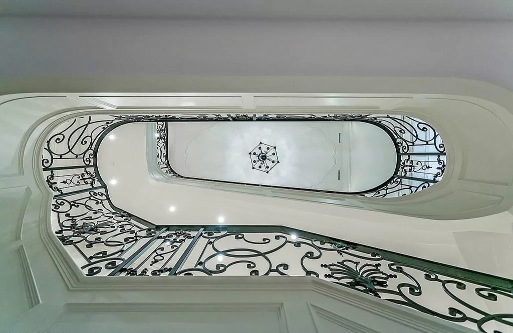 The Classic European Chateau in Ontario is a true timeless masterpiece now available for sale. This home is located at 291 Balsam Dr, Oakville, ON L6J 3X7, Canada