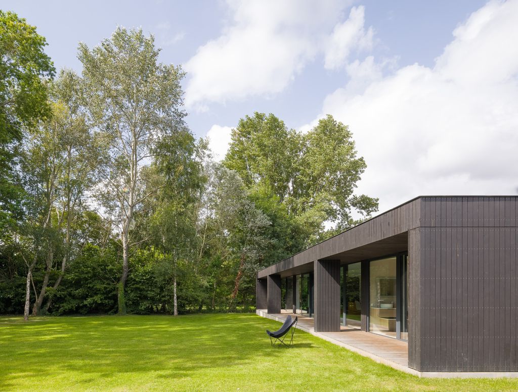 House U Stunning rectangular shape House open to the sky by Atelier 56S 5