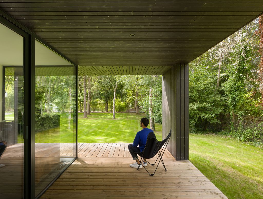 House U Stunning rectangular shape House open to the sky by Atelier 56S 7