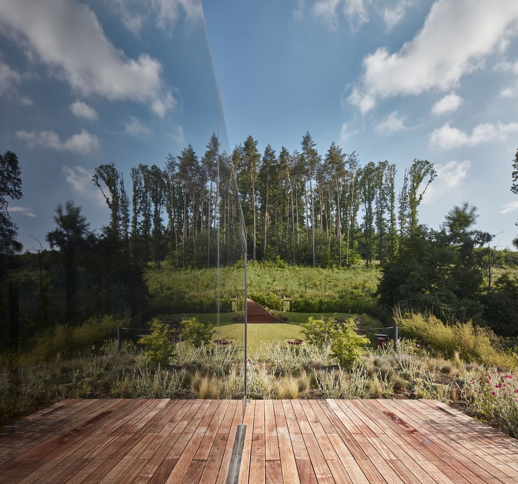 Lazy House Sits Between a Forest and a Valley by Petrjanda Brainwork 17