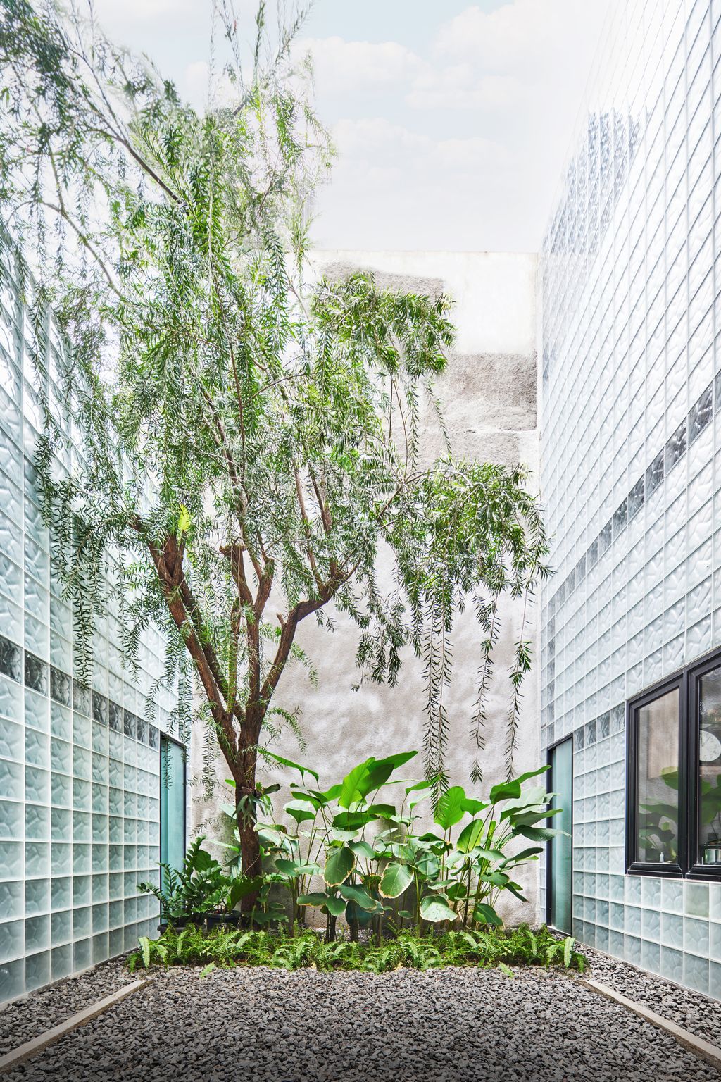 Refraction House transform with glass block series combination by RAD+ar