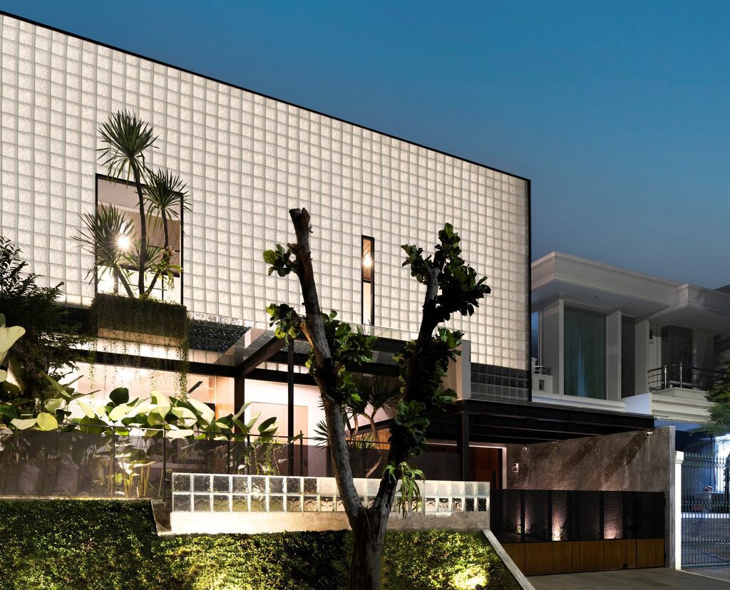 Refraction House transform with glass block series combination by RADar 2