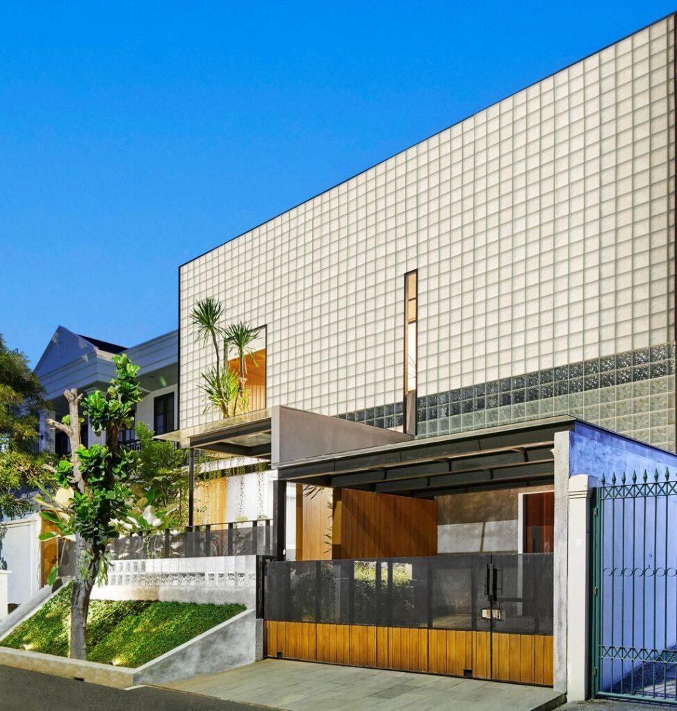 Refraction House transform with glass block series combination by RADar 6