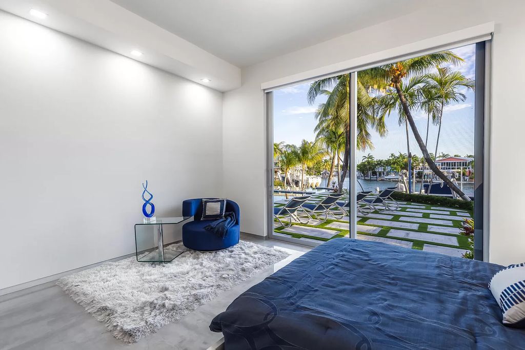 The Home in Florida is a stunning waterfront masterpiece in Lower Matecumbe Key with breathtaking views of the sunset now available for sale. This home located at 146 Bayview Dr, Lower Matecumbe Key, Florida