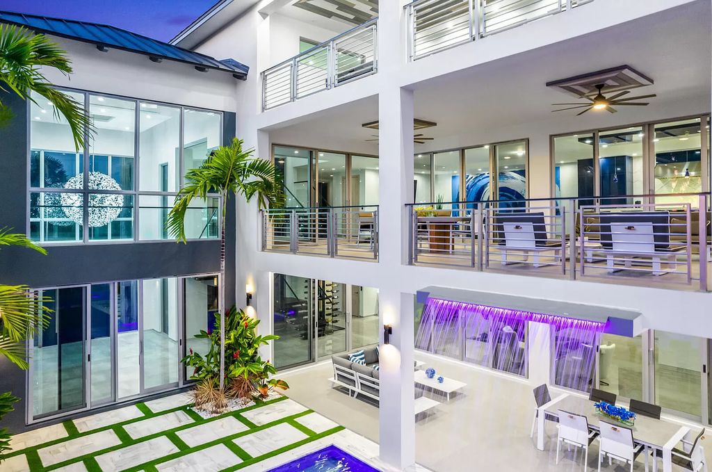 The Home in Florida is a stunning waterfront masterpiece in Lower Matecumbe Key with breathtaking views of the sunset now available for sale. This home located at 146 Bayview Dr, Lower Matecumbe Key, Florida