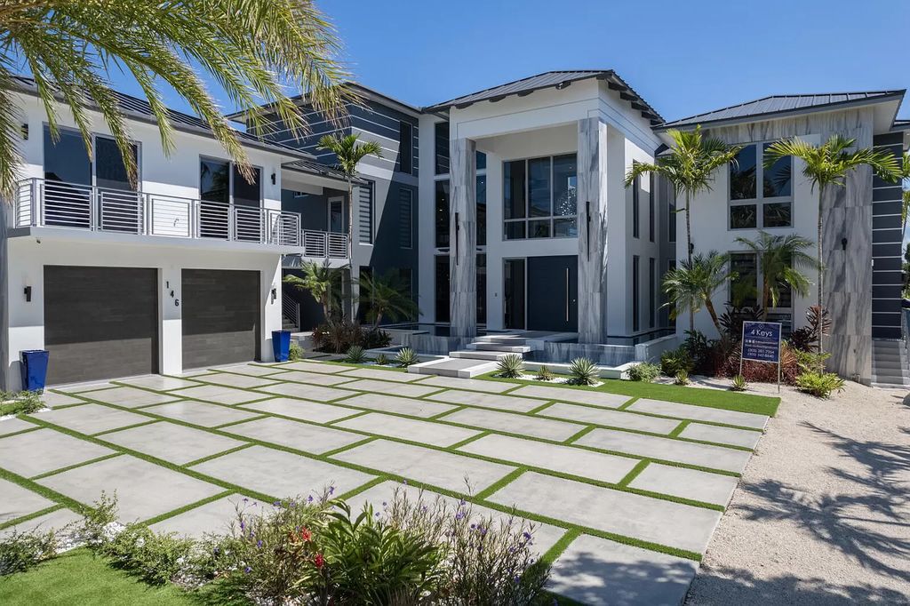 The Home in Florida is a stunning waterfront masterpiece in Lower Matecumbe Key with breathtaking views of the sunset now available for sale. This home located at 146 Bayview Dr, Lower Matecumbe Key, Florida