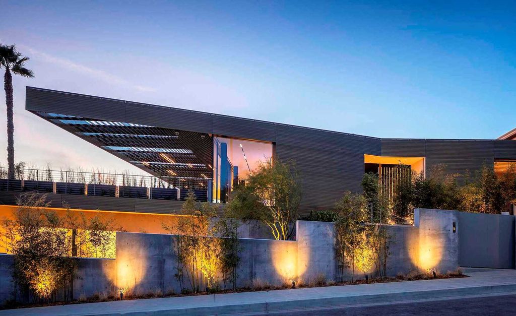 The Bird Streets Mansion is a spectacular new contemporary estate was envisioned by architect Zoltan Pali and home builder Dugally Oberfeld now available for sale. This home located at 9344 Nightingale Dr, Los Angeles, California