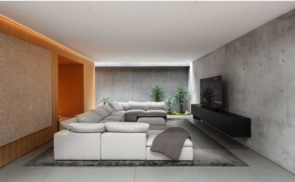The Bird Streets Mansion is a spectacular new contemporary estate was envisioned by architect Zoltan Pali and home builder Dugally Oberfeld now available for sale. This home located at 9344 Nightingale Dr, Los Angeles, California