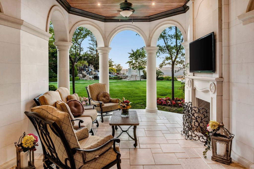 This 32000000 Classic French Chateau in Calabasas is A World of Luxury and Quality 29