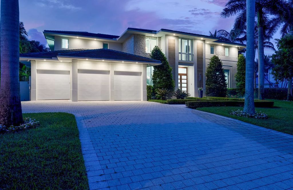 The Delray Beach Home is a beautifully designed two story contemporary estate with tropically landscaped back yard now available for sale. This home located at 609 Seagate Dr, Delray Beach, Florida