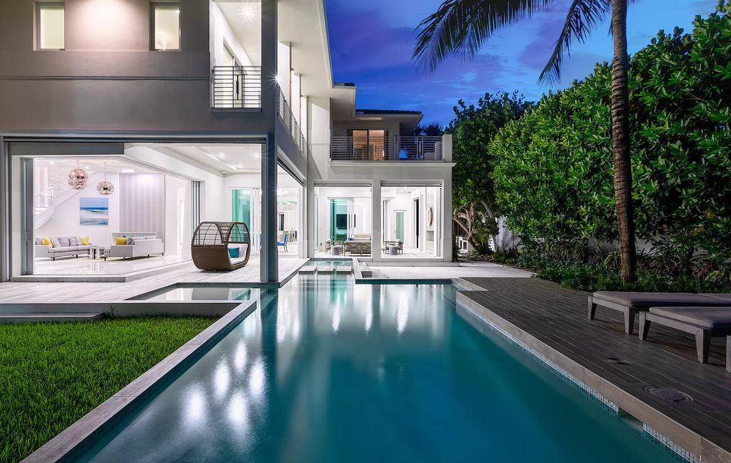 The Delray Beach Home is a beautifully designed two story contemporary estate with tropically landscaped back yard now available for sale. This home located at 609 Seagate Dr, Delray Beach, Florida