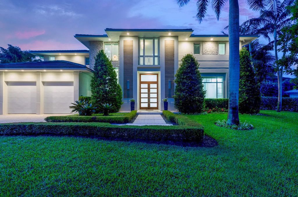 The Delray Beach Home is a beautifully designed two story contemporary estate with tropically landscaped back yard now available for sale. This home located at 609 Seagate Dr, Delray Beach, Florida