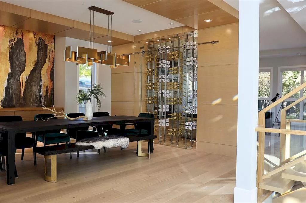 The Out­stand­ing Prop­erty in Alberta is a luxurious home now available for sale. This home located at 1028 S Bel Aire Dr SW, Calgary, AB T2V 2B9, Canada