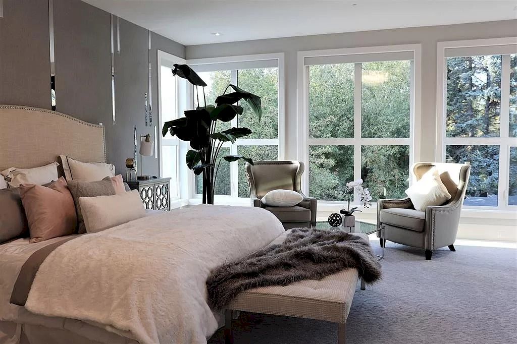 The Out­stand­ing Prop­erty in Alberta is a luxurious home now available for sale. This home located at 1028 S Bel Aire Dr SW, Calgary, AB T2V 2B9, Canada