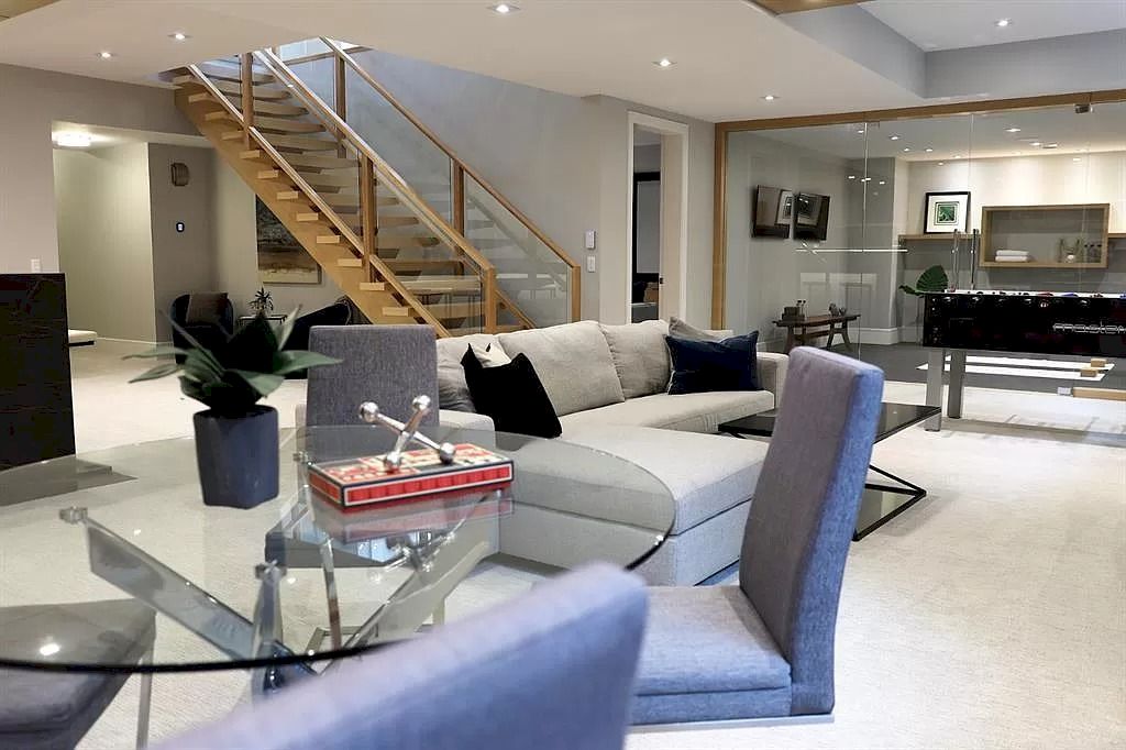 The Out­stand­ing Prop­erty in Alberta is a luxurious home now available for sale. This home located at 1028 S Bel Aire Dr SW, Calgary, AB T2V 2B9, Canada