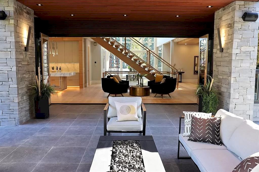 The Out­stand­ing Prop­erty in Alberta is a luxurious home now available for sale. This home located at 1028 S Bel Aire Dr SW, Calgary, AB T2V 2B9, Canada