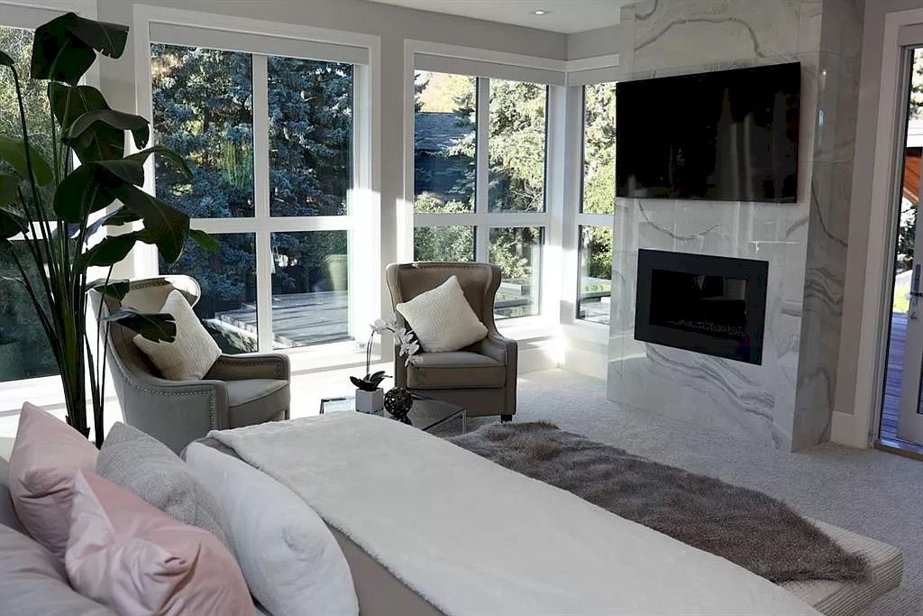 The Out­stand­ing Prop­erty in Alberta is a luxurious home now available for sale. This home located at 1028 S Bel Aire Dr SW, Calgary, AB T2V 2B9, Canada