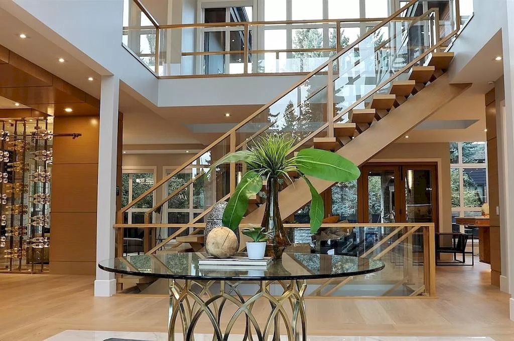The Out­stand­ing Prop­erty in Alberta is a luxurious home now available for sale. This home located at 1028 S Bel Aire Dr SW, Calgary, AB T2V 2B9, Canada