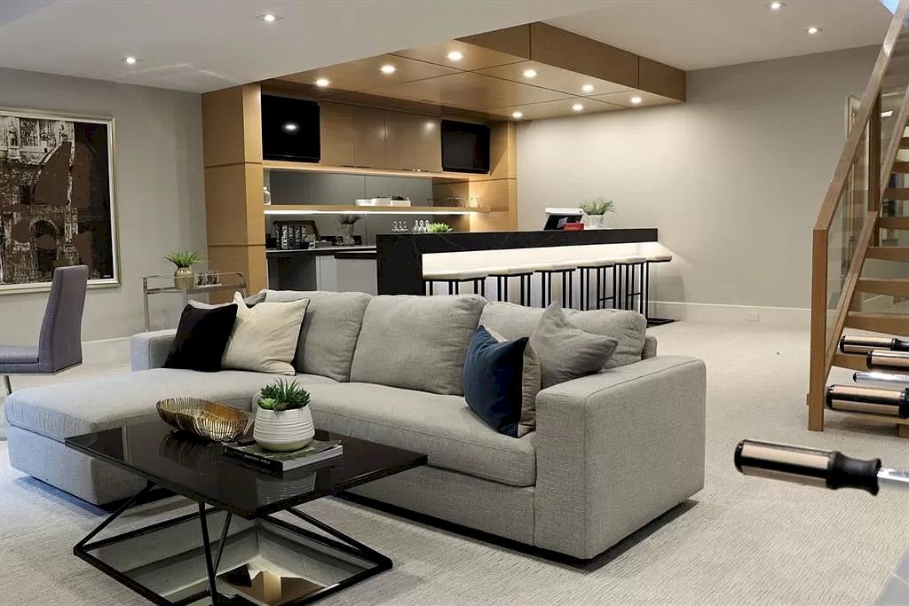 The Out­stand­ing Prop­erty in Alberta is a luxurious home now available for sale. This home located at 1028 S Bel Aire Dr SW, Calgary, AB T2V 2B9, Canada