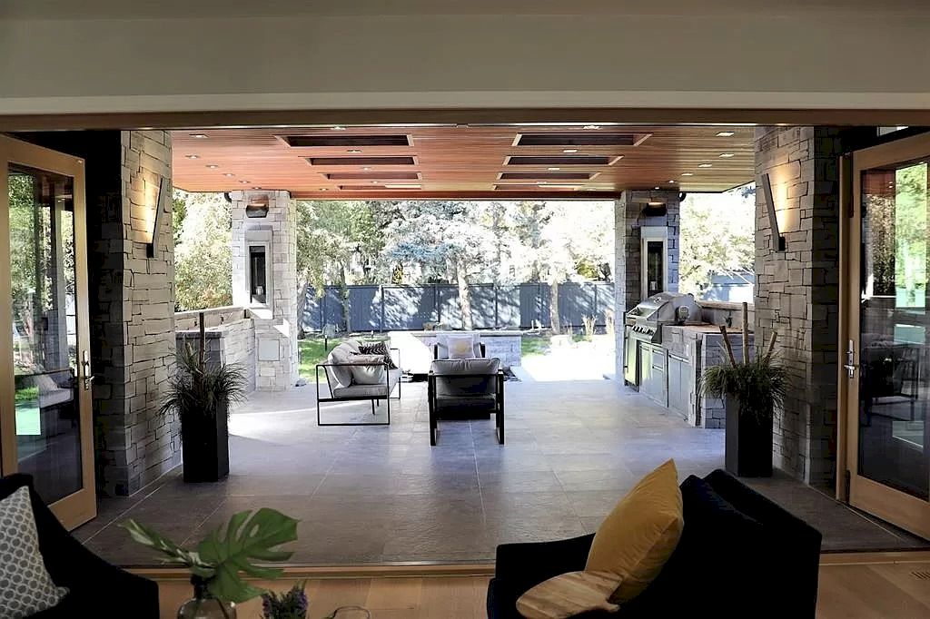The Out­stand­ing Prop­erty in Alberta is a luxurious home now available for sale. This home located at 1028 S Bel Aire Dr SW, Calgary, AB T2V 2B9, Canada