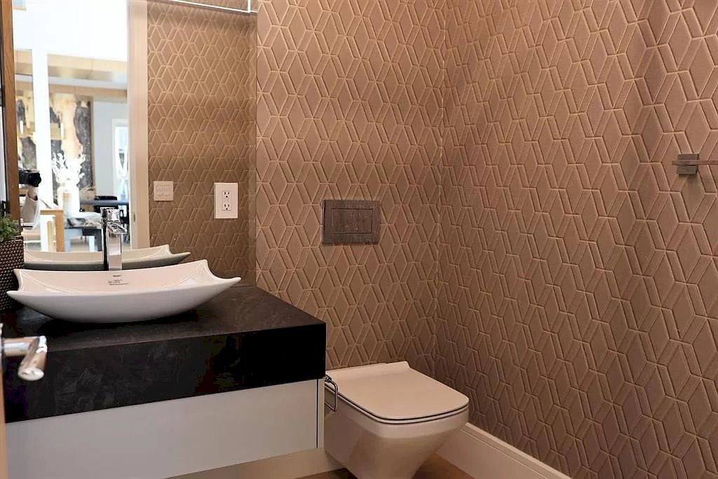 The Out­stand­ing Prop­erty in Alberta is a luxurious home now available for sale. This home located at 1028 S Bel Aire Dr SW, Calgary, AB T2V 2B9, Canada