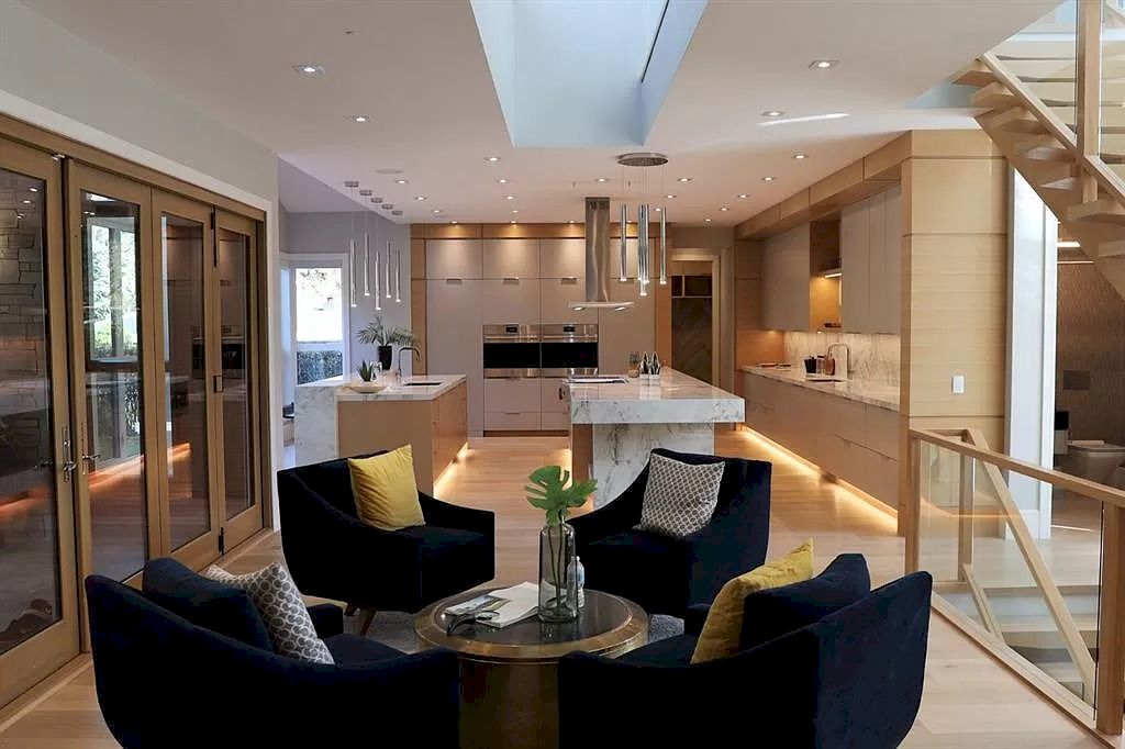 The Out­stand­ing Prop­erty in Alberta is a luxurious home now available for sale. This home located at 1028 S Bel Aire Dr SW, Calgary, AB T2V 2B9, Canada