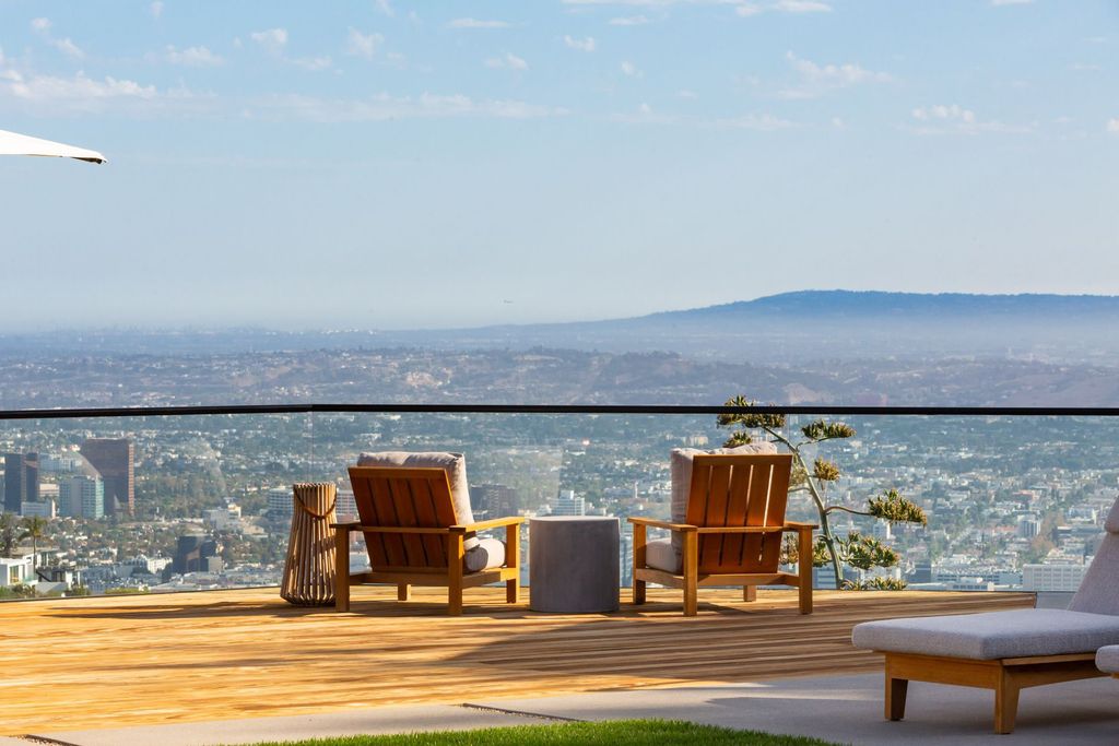 The Los Angeles Home is a contemporary masterpiece is one of the greatest architectural gems in the Bird Streets now available for sale. This home located at 1877 Rising Glen Rd, Los Angeles, California