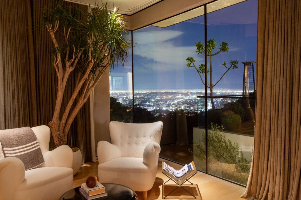 The Los Angeles Home is a contemporary masterpiece is one of the greatest architectural gems in the Bird Streets now available for sale. This home located at 1877 Rising Glen Rd, Los Angeles, California