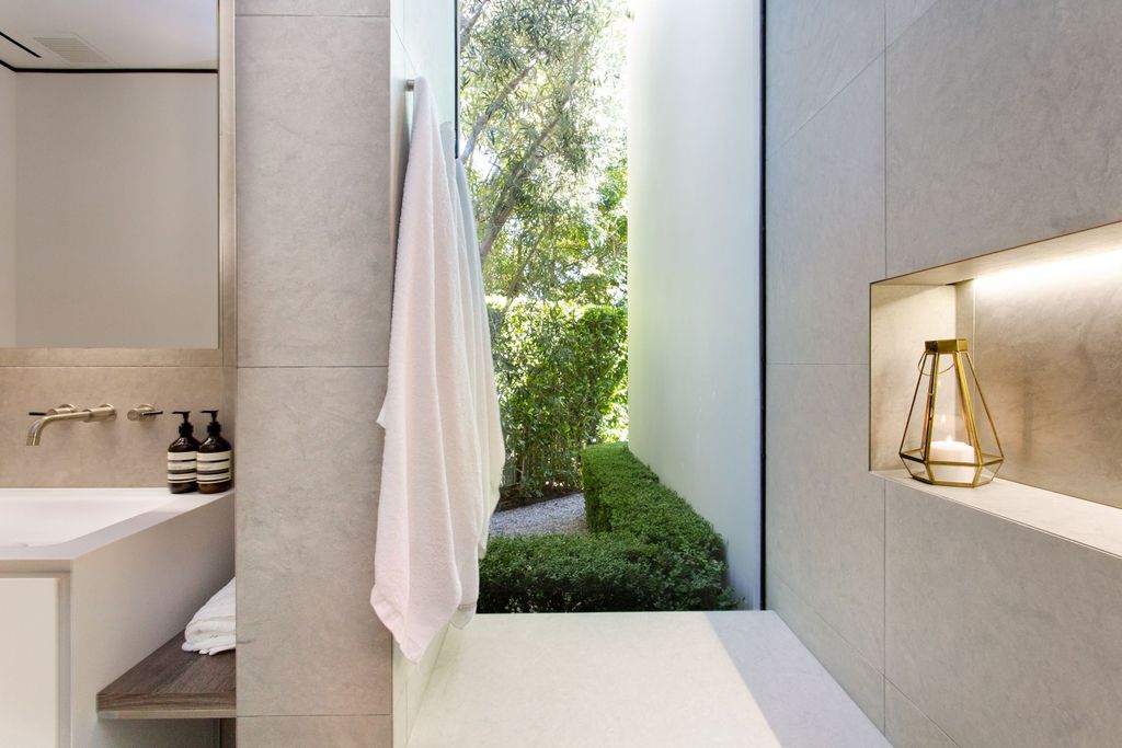 The Los Angeles Home is a contemporary masterpiece is one of the greatest architectural gems in the Bird Streets now available for sale. This home located at 1877 Rising Glen Rd, Los Angeles, California
