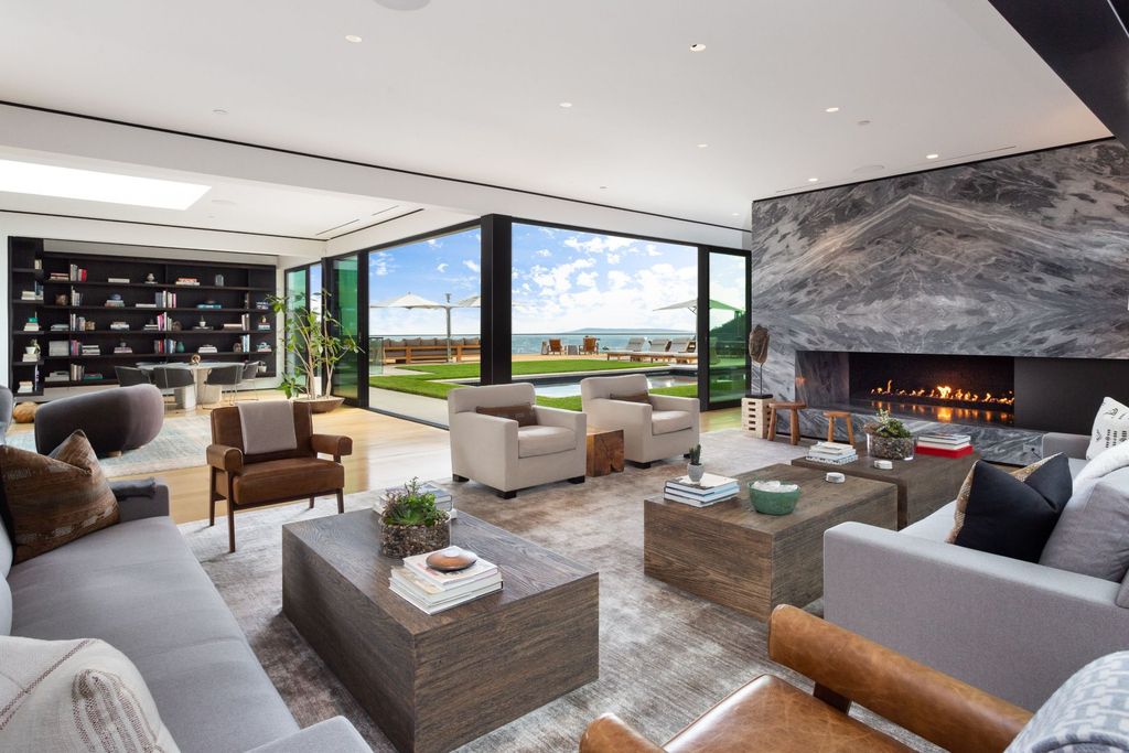 The Los Angeles Home is a contemporary masterpiece is one of the greatest architectural gems in the Bird Streets now available for sale. This home located at 1877 Rising Glen Rd, Los Angeles, California