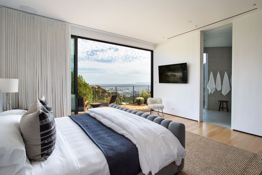 The Los Angeles Home is a contemporary masterpiece is one of the greatest architectural gems in the Bird Streets now available for sale. This home located at 1877 Rising Glen Rd, Los Angeles, California