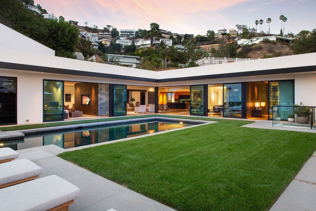 The Los Angeles Home is a contemporary masterpiece is one of the greatest architectural gems in the Bird Streets now available for sale. This home located at 1877 Rising Glen Rd, Los Angeles, California
