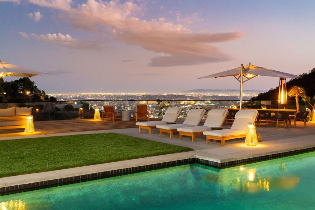 The Los Angeles Home is a contemporary masterpiece is one of the greatest architectural gems in the Bird Streets now available for sale. This home located at 1877 Rising Glen Rd, Los Angeles, California