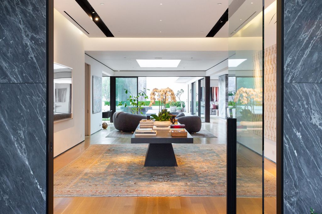The Los Angeles Home is a contemporary masterpiece is one of the greatest architectural gems in the Bird Streets now available for sale. This home located at 1877 Rising Glen Rd, Los Angeles, California