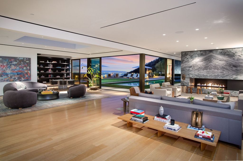 The Los Angeles Home is a contemporary masterpiece is one of the greatest architectural gems in the Bird Streets now available for sale. This home located at 1877 Rising Glen Rd, Los Angeles, California