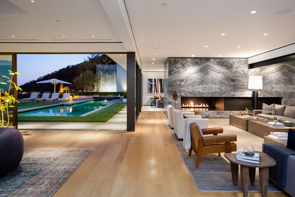 The Los Angeles Home is a contemporary masterpiece is one of the greatest architectural gems in the Bird Streets now available for sale. This home located at 1877 Rising Glen Rd, Los Angeles, California