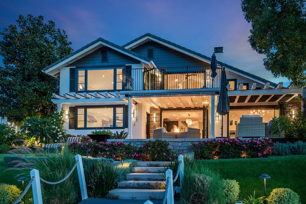 The House in Thousand Oaks is an absolutely stunning modern farmhouse lake front estate with a premier location now available for sale. This home located at 1371 Redsail Cir, Thousand Oaks, California