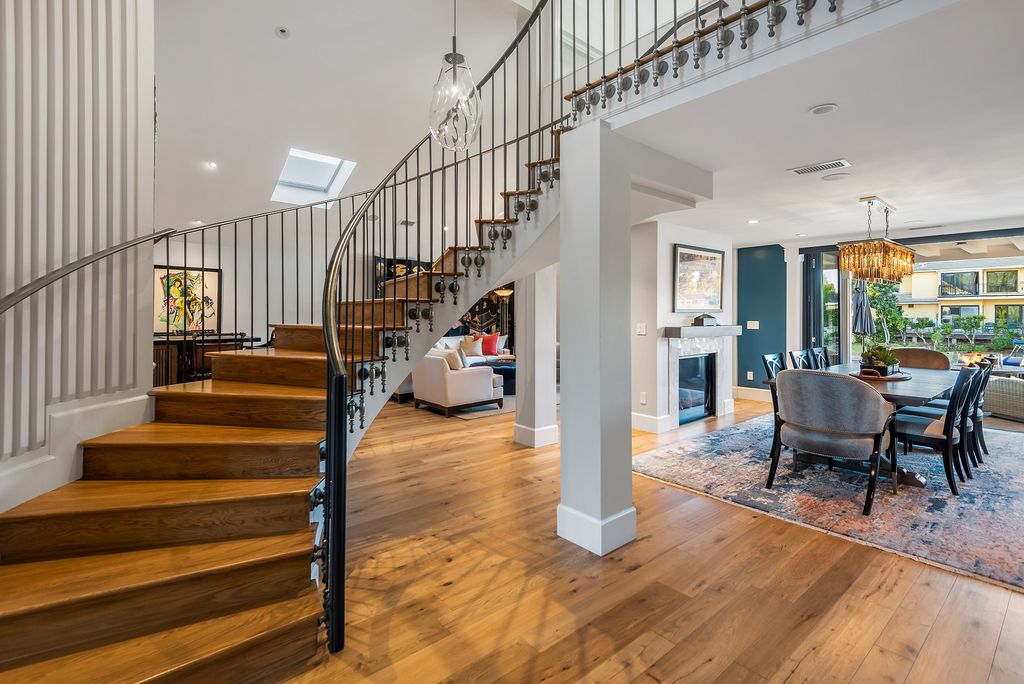 The House in Thousand Oaks is an absolutely stunning modern farmhouse lake front estate with a premier location now available for sale. This home located at 1371 Redsail Cir, Thousand Oaks, California