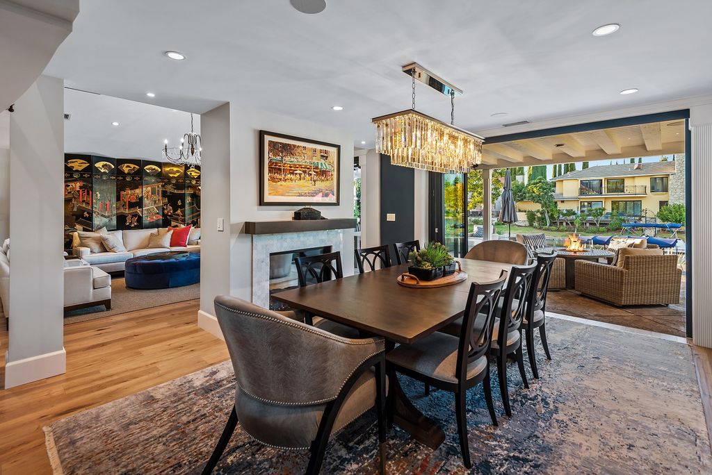 The House in Thousand Oaks is an absolutely stunning modern farmhouse lake front estate with a premier location now available for sale. This home located at 1371 Redsail Cir, Thousand Oaks, California