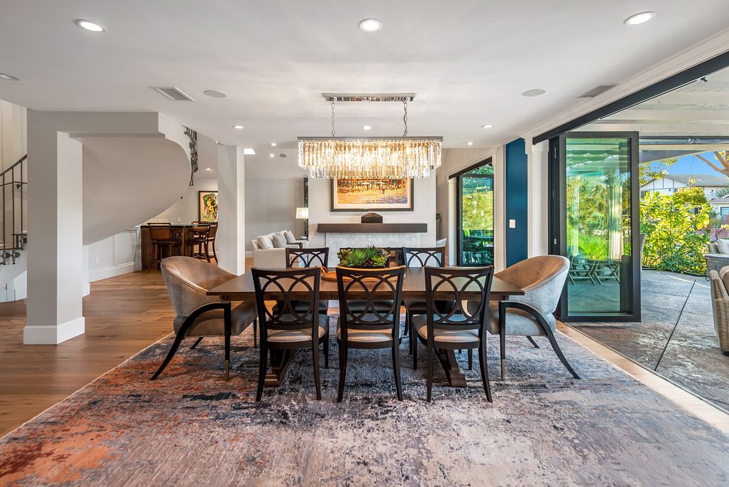 The House in Thousand Oaks is an absolutely stunning modern farmhouse lake front estate with a premier location now available for sale. This home located at 1371 Redsail Cir, Thousand Oaks, California