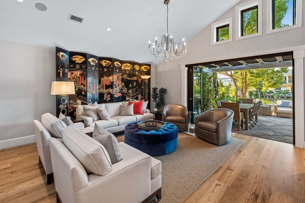 The House in Thousand Oaks is an absolutely stunning modern farmhouse lake front estate with a premier location now available for sale. This home located at 1371 Redsail Cir, Thousand Oaks, California