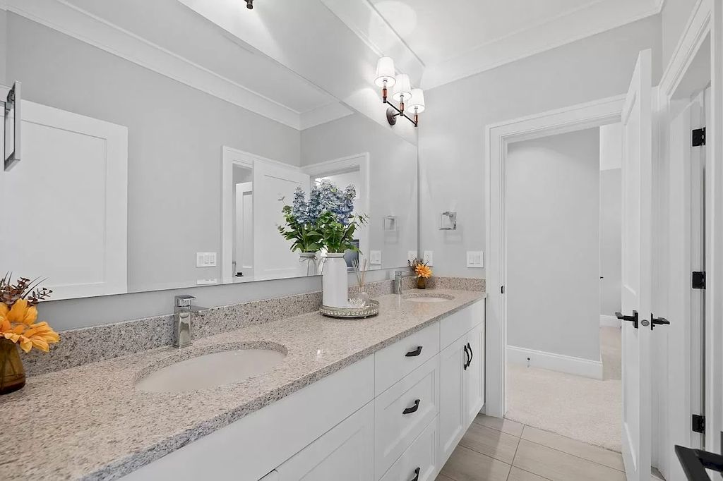 The Beautiful Custom Residence in Surrey is a luxurious home now available for sale. This home located at 14033 28th Ave, Surrey, BC V4P 0A3, Canada