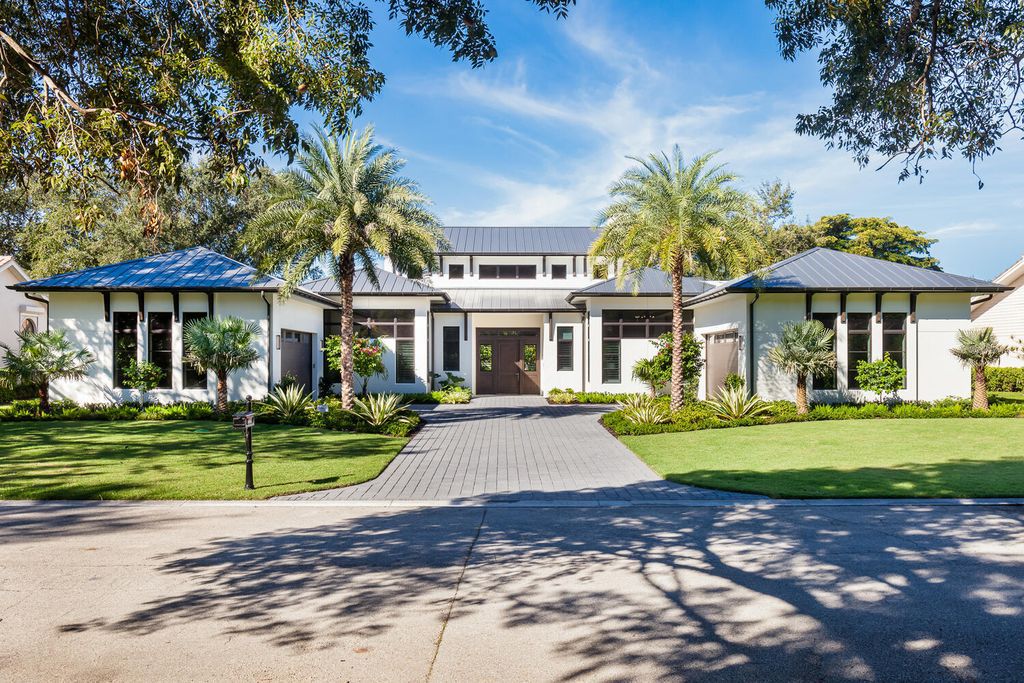 The Home in Naples is a warm and inviting open concept home has all the space you need for comfortable living and entertaining now available for sale. This home located at 823 Bentwood Dr, Naples, Florida