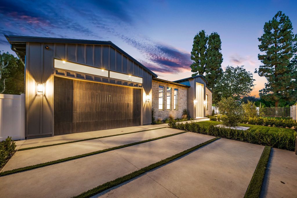 The Modern Farmhouse in Encino perfectly positioned with privacy on a supreme corner lot in Amestoy Estates now available for sale. This home located at 17201 Weddington St, Encino, California