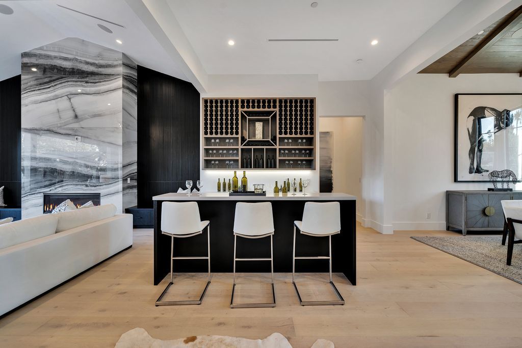 The Modern Farmhouse in Encino perfectly positioned with privacy on a supreme corner lot in Amestoy Estates now available for sale. This home located at 17201 Weddington St, Encino, California