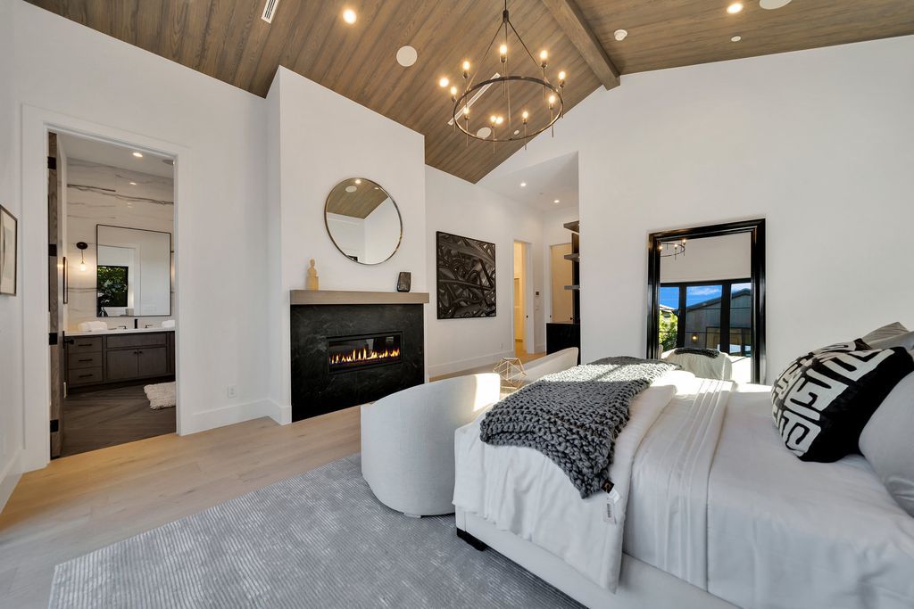 The Modern Farmhouse in Encino perfectly positioned with privacy on a supreme corner lot in Amestoy Estates now available for sale. This home located at 17201 Weddington St, Encino, California