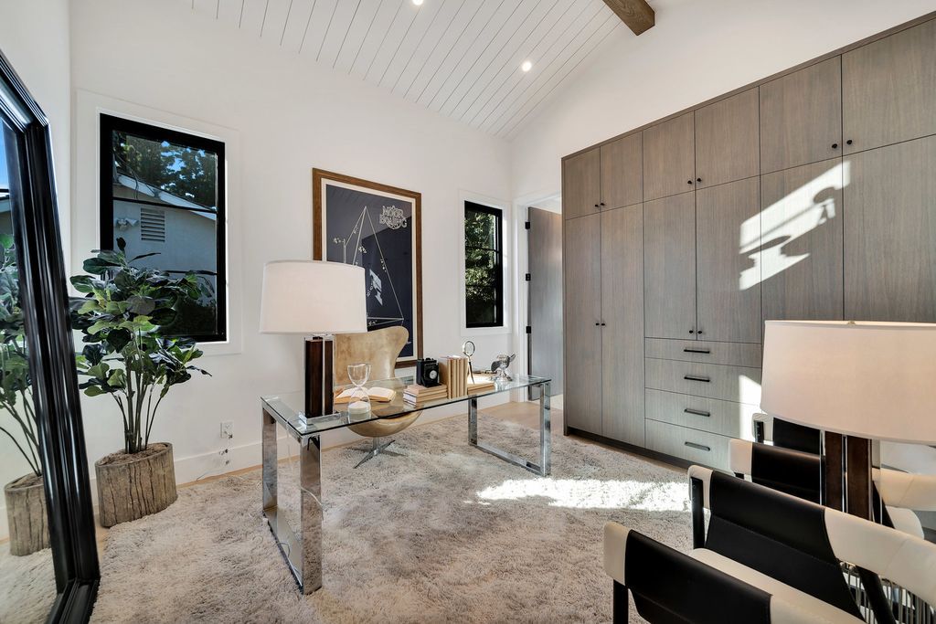 The Modern Farmhouse in Encino perfectly positioned with privacy on a supreme corner lot in Amestoy Estates now available for sale. This home located at 17201 Weddington St, Encino, California